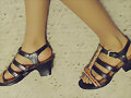 Sandalias setenteras multitira en negro