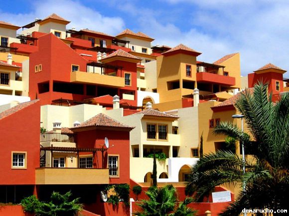 Islas Canarias. España. Edificaciones costeras