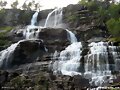 Cascada en Valle de Voss- Noruega
