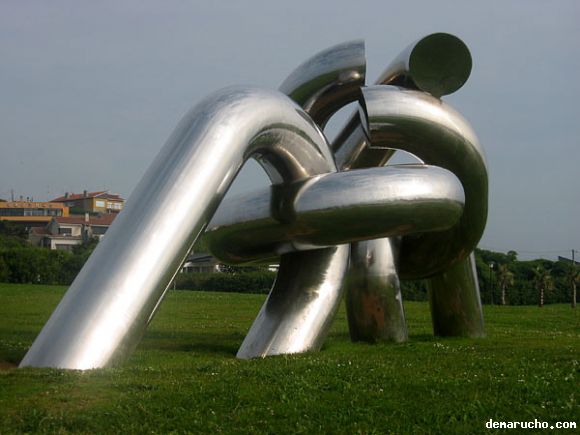 Escultura Solidaridad. Parque del Rinconín. Gijón
