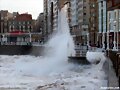 Gij&oacute;n - Oleaje con marea alta en el Paseo Mar&iacute;timo