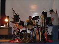 Emilio tocando