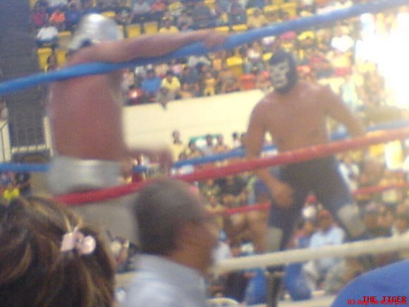 HIJO DEL SANTO VS BLUE DEMON JR