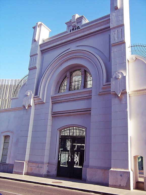 Puerta del CIM
