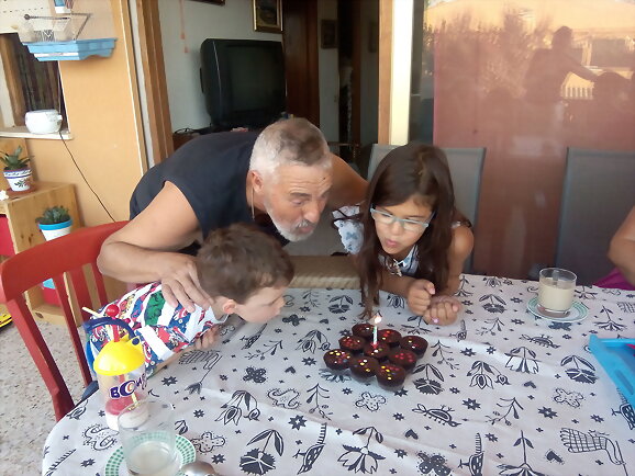 Soplando la vela