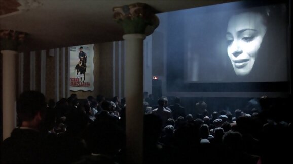 Oficios que desaparecen: acomodador de cine