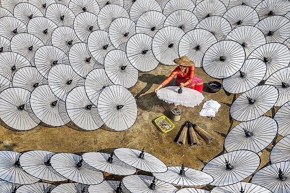 La fabricante de sombrillas