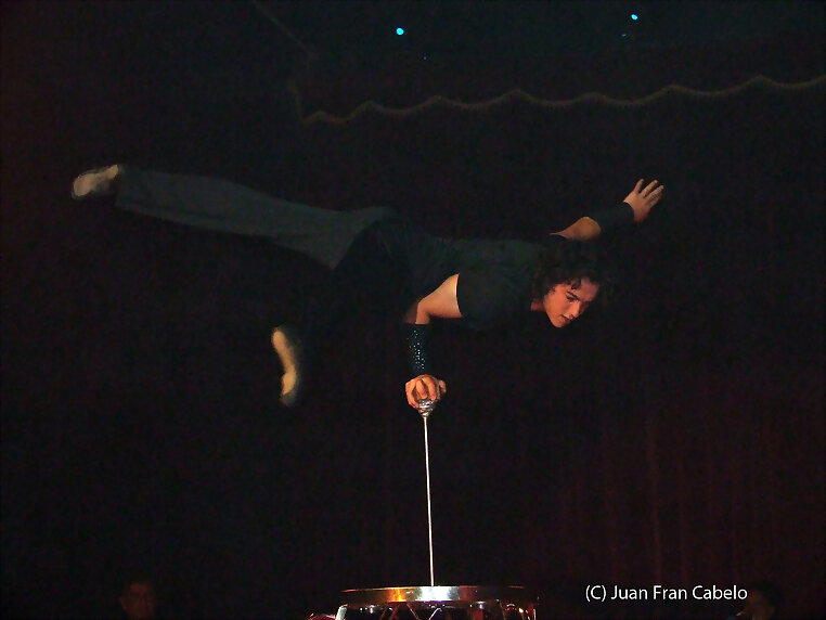 Luis Vidal equilibrios   circo Royal