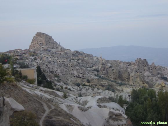 Ciudad excavada en la roca