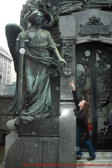 En el cementerio de la recoleta
