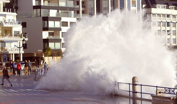 Miércoles. Imagenes del temporal. Feliz Dia!!!!!