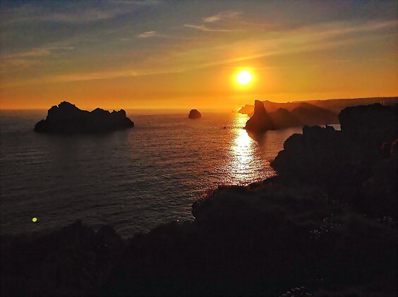 Amanece en Costa Quebrada (Santander)