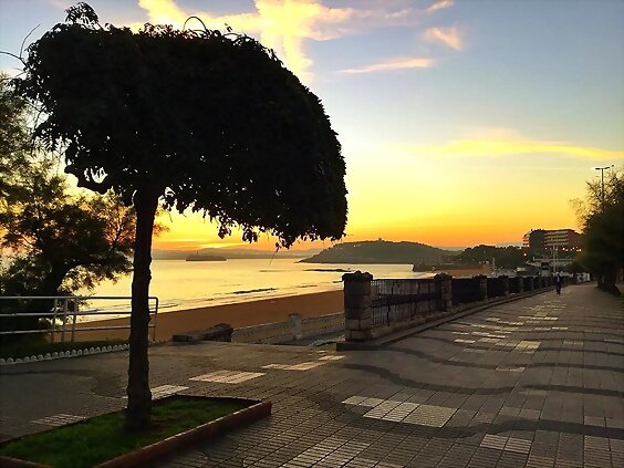 Jueves, amanece en Santander. Feliz día!!!!