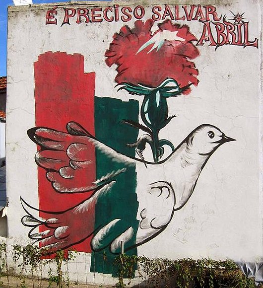 25 de Abril, menos mal que nos queda Portugal