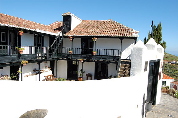 CASA LUJAN