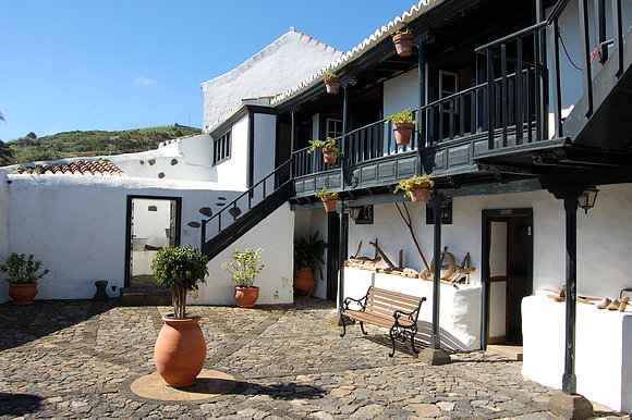 CASA LUJAN