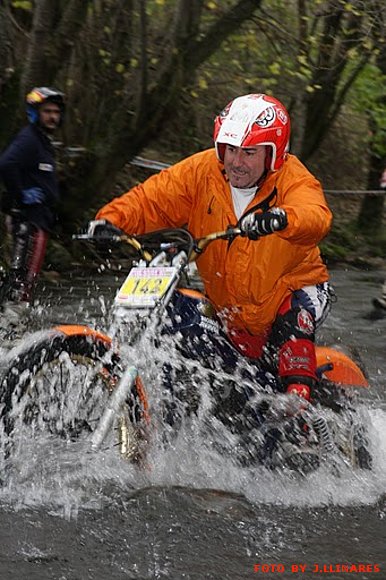 NESTOR  Y SU HONDA REPSOL
