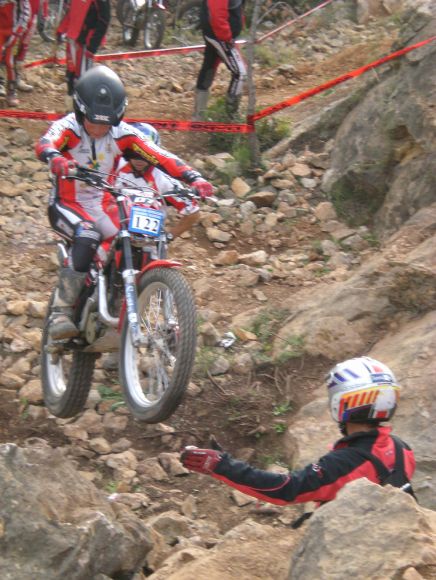 LUIS PASTOR VOLANDO EN LA  ZONA 2