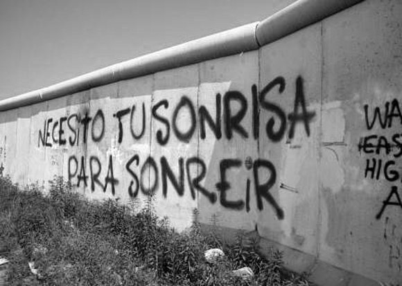 Necesito tu sonrisa para poder sonreir!