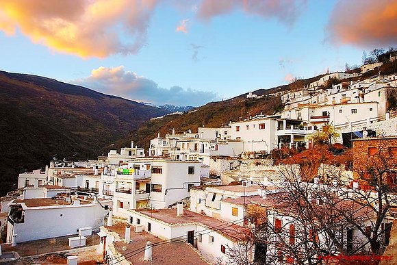 bonito atardecer en las alpujara