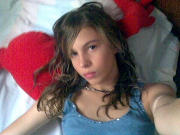 yO*