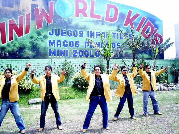 grupo original en la cajita musical