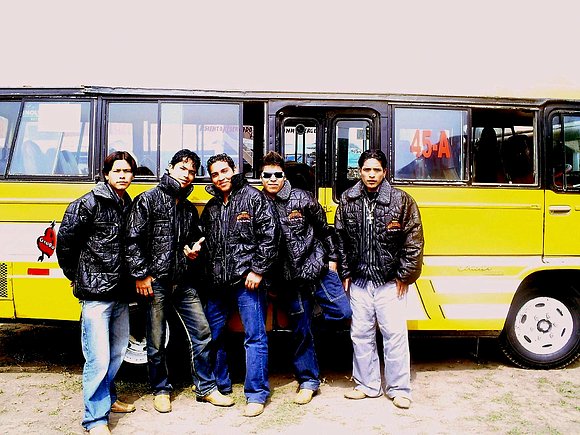 grupo original y su movil