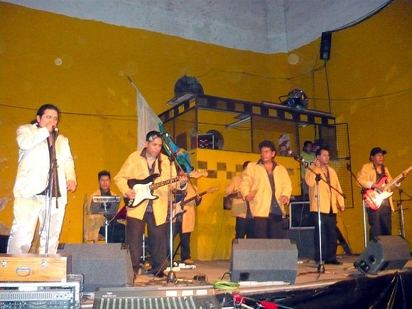GRUPO ORIGINAL EN EL KIMBARA BAILABRE EN VIRREYES