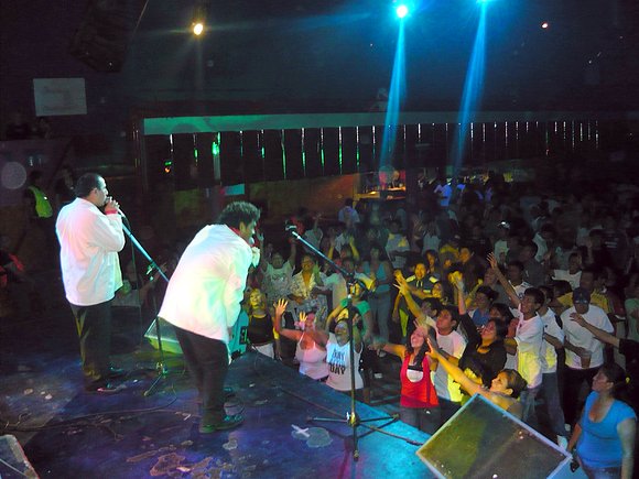 grupo original en ARGENTINA en concierto