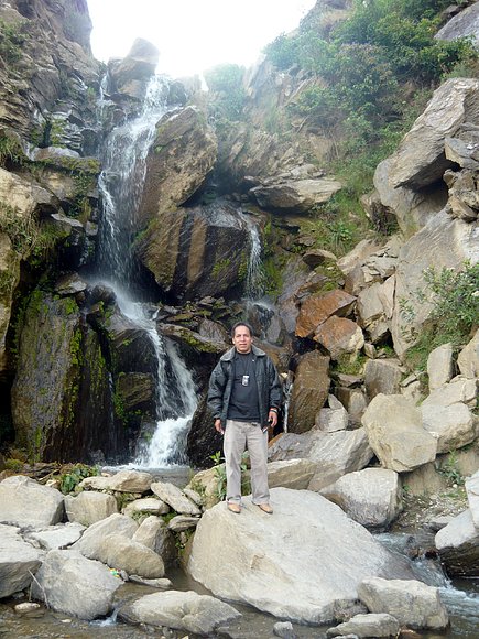 victor guzman en la gruta de pampamarca