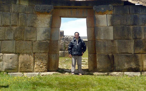 victor guzman en la portada del sol