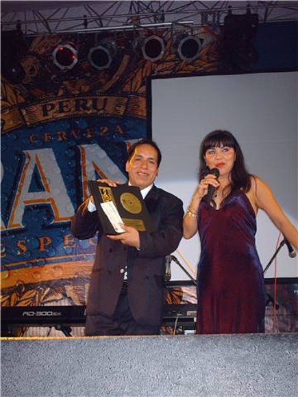 victor guzman con rossy war