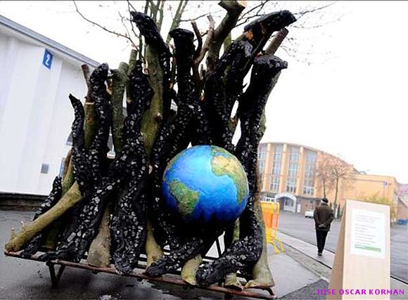 Instalación de Greenpeace en Poznan