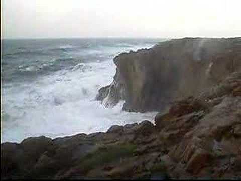 temporal en los acantilados  de xago,asturias
