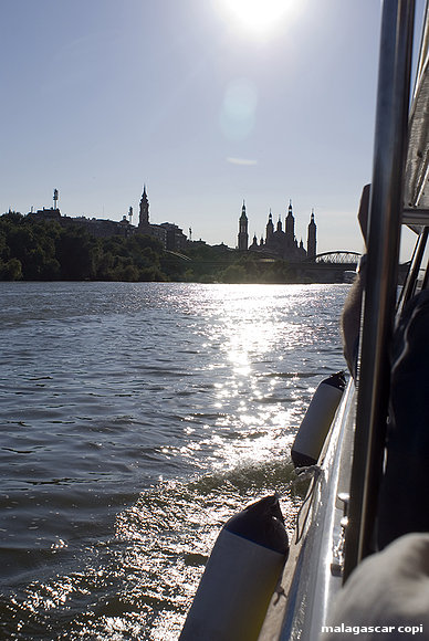 EN BARCO POR EL EBRO