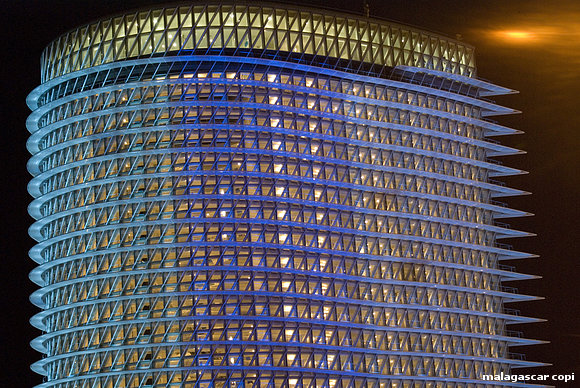 TORRE DEL AGUA ILUMINADA (EXPO ZARAGOZA)