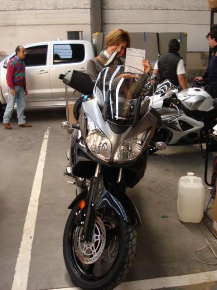la v strom con su gran asiento