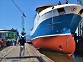 Detr&aacute;s de unas grandes construcciones navales