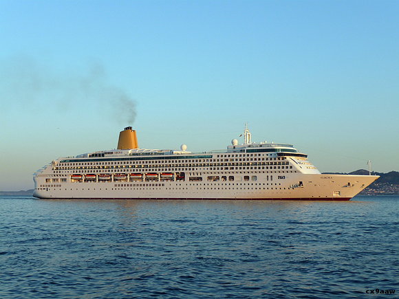 Crucero turistico AURORA