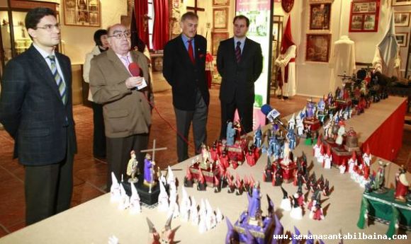 EXPOSICION DE COFRADES Y PASOS EN MINIATURA