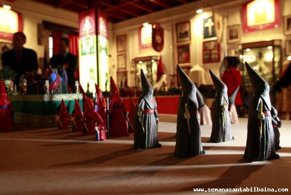 EXPOSICIÓN DE COFRADES Y PASOS EN MINIATURA