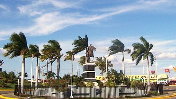Estatua Simon Bolivar Malecon