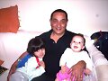 ABUELO MORGAN CON DOS NIETAS