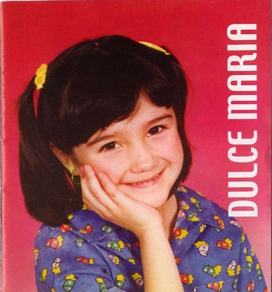 DULCE MARIA SONRIENDO