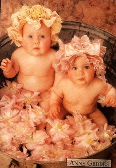 BEBES EN LA BAÑERA...