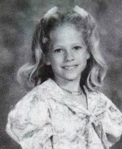 AVRIL PEQUE