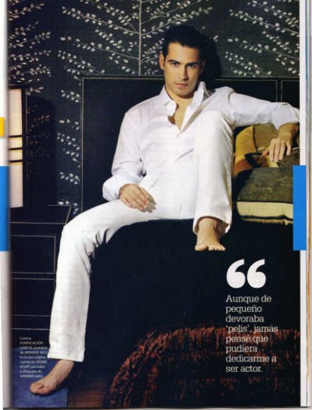 de blanco....guapisimo