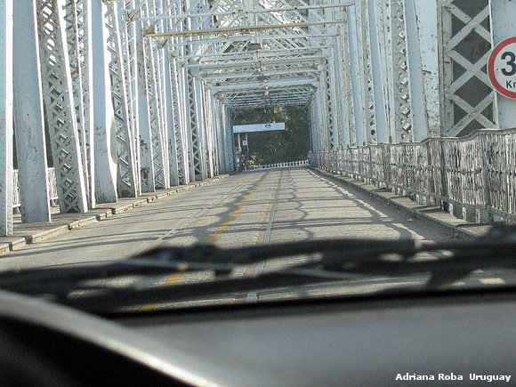 el viejo puente sobre el rio Santa Lucia