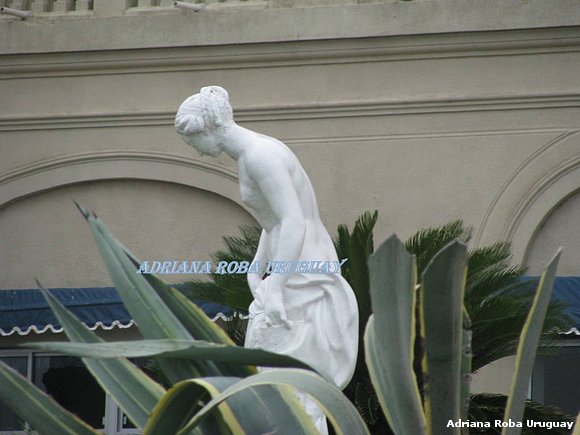 ESTATUA DEL ARGENTINO HOTEL