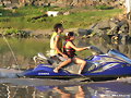 EN MOTO LANCHA POR EL RIO
